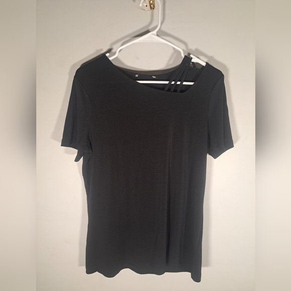 3/$15 Black Size Large Dressy T-Shirt - Picture 2 of 5